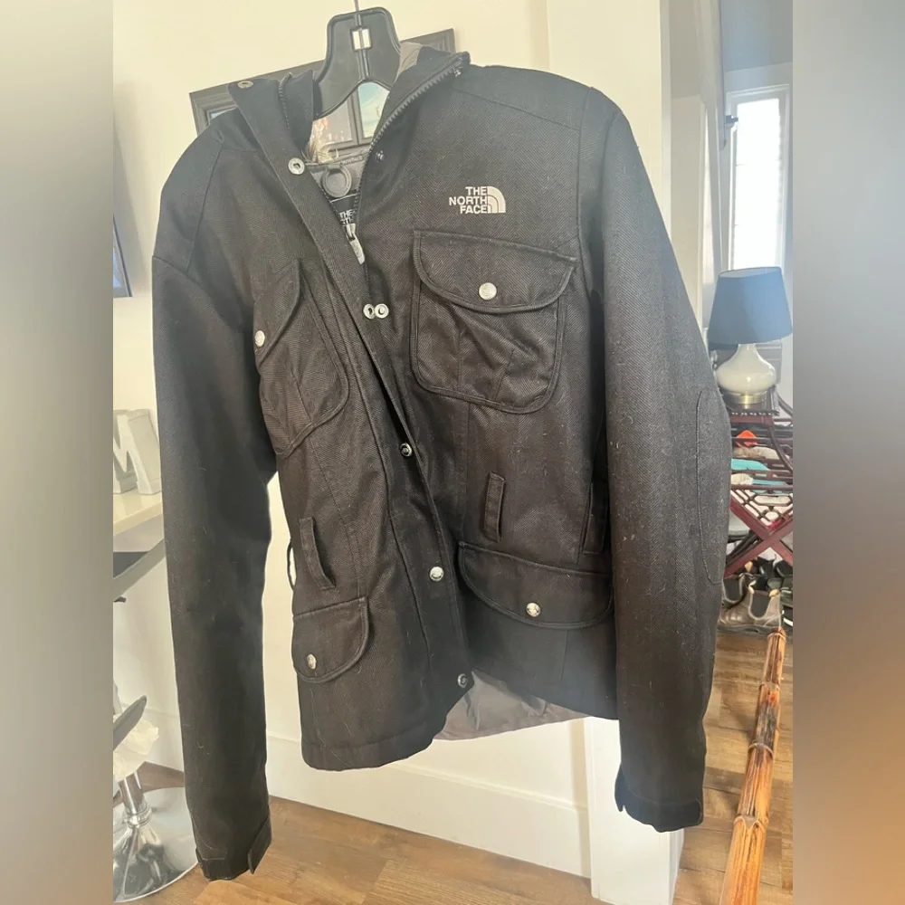 The North Face Women’s M jacket - Picture 2 of 11